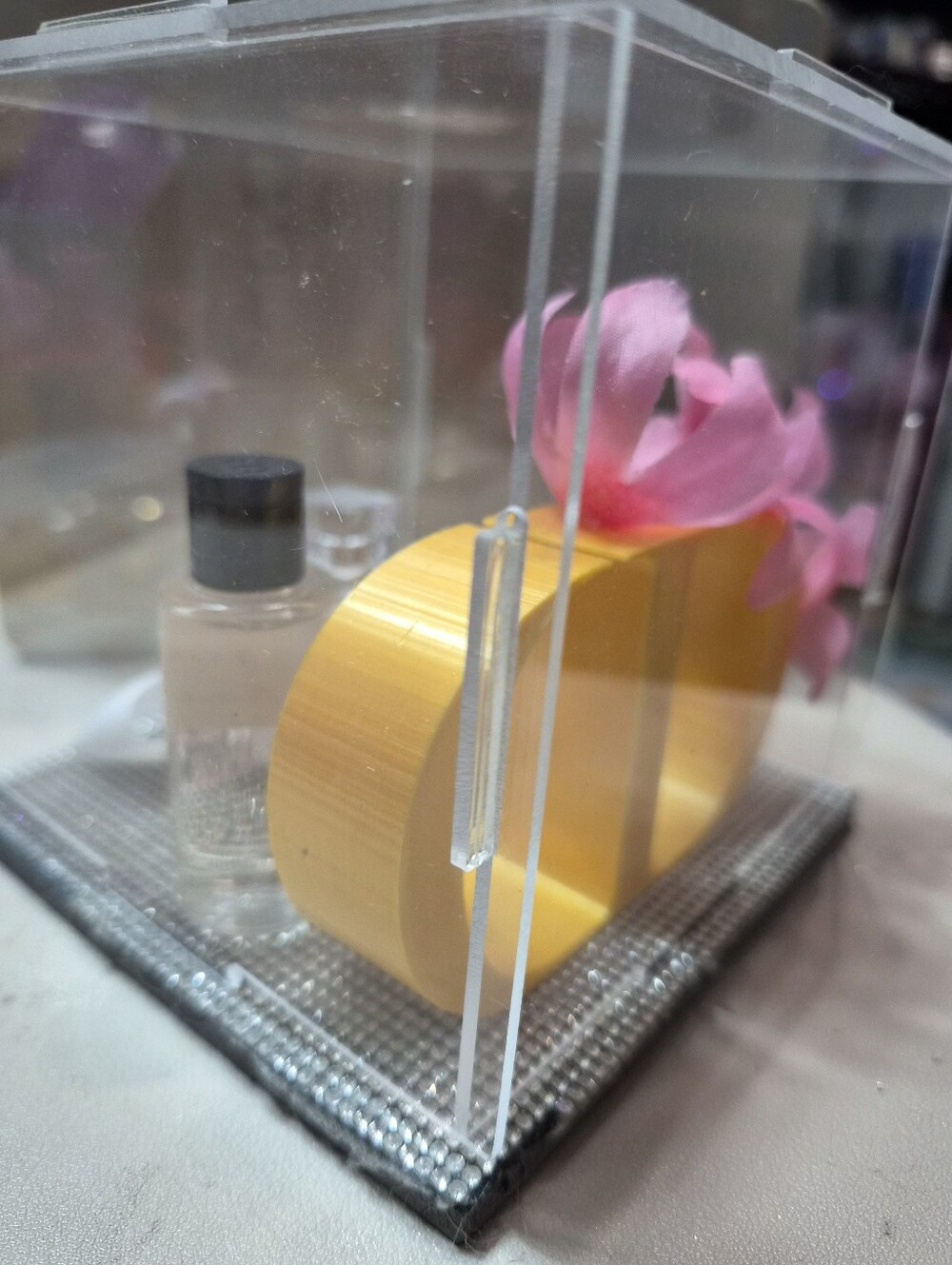 Dior Sampler Shadow Box - Picture 7 of 8